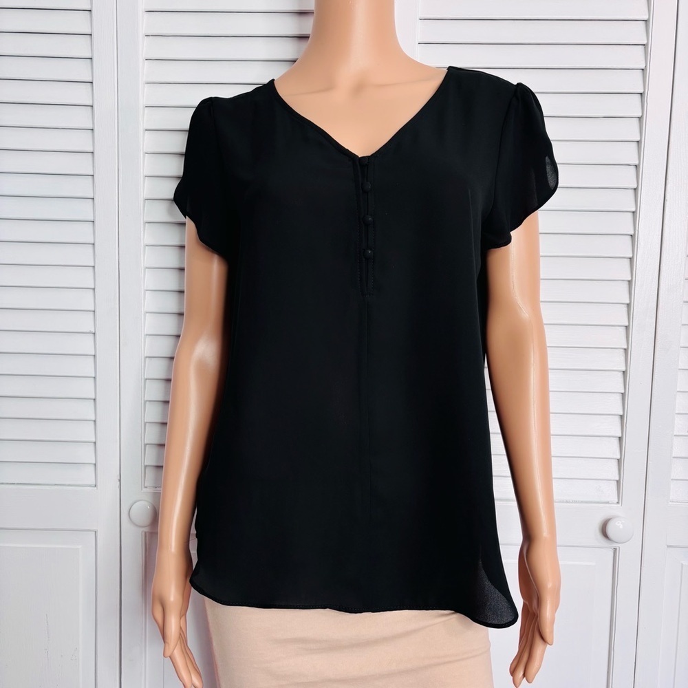Price is firm PHILOSOPHY Black Flutter Sleeve V-Neck Blouse Size Medium